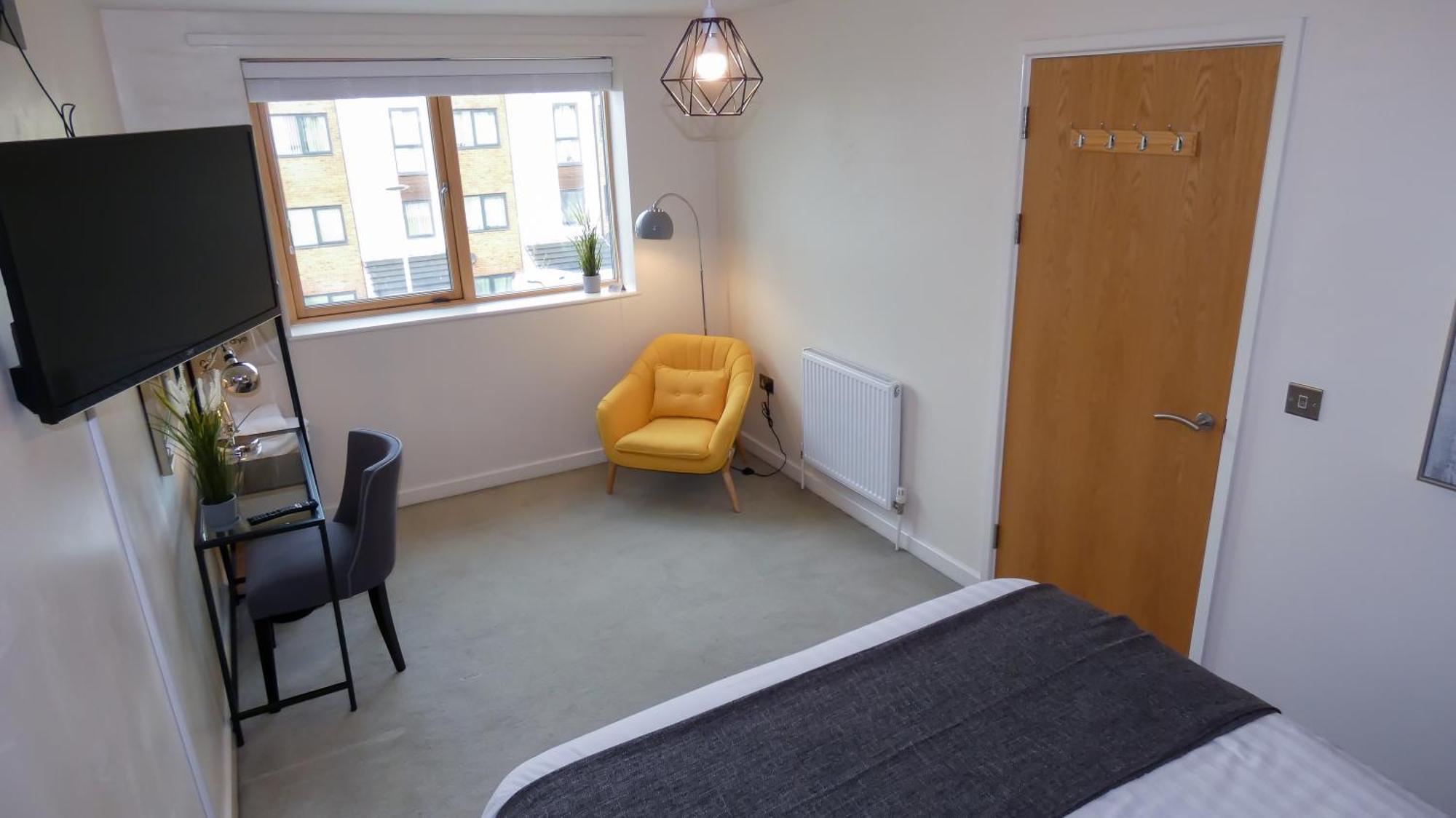 Three Bedroom Townhouse With Parking Telford Chambre photo