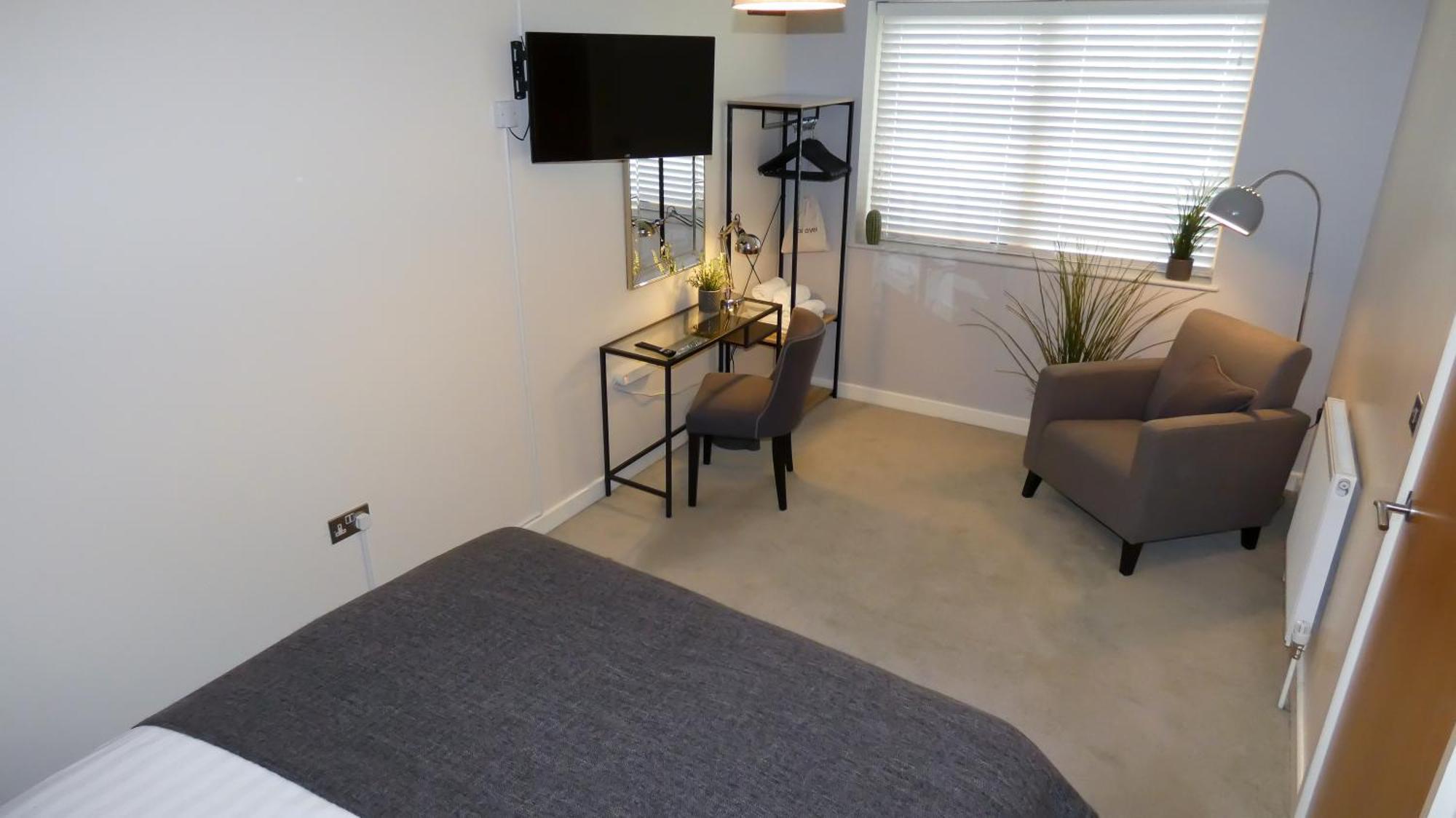 Three Bedroom Townhouse With Parking Telford Chambre photo