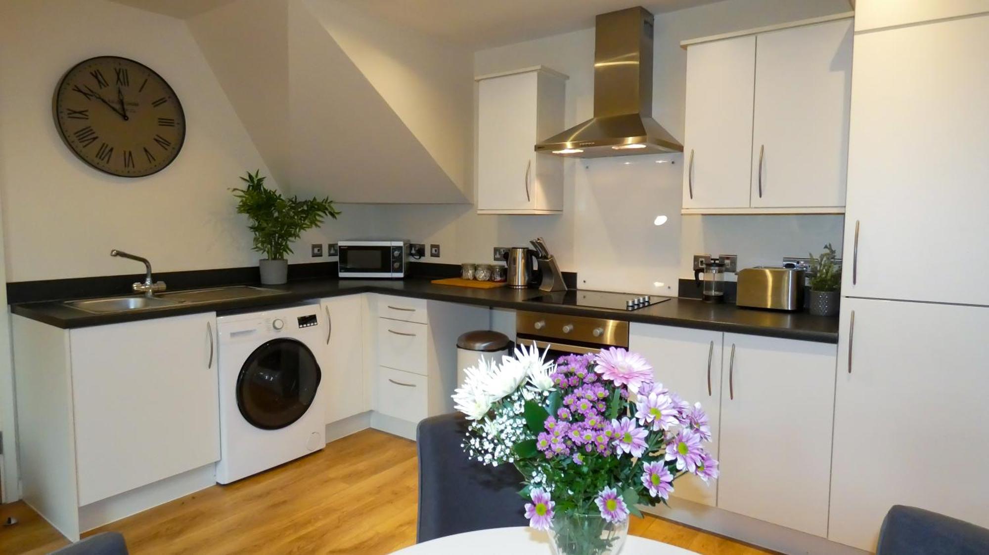 Three Bedroom Townhouse With Parking Telford Chambre photo